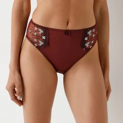 Slip in microvezel en geborduurde tule Caminata