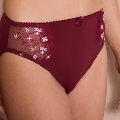 Slip in microvezel en geborduurde tule Caminata