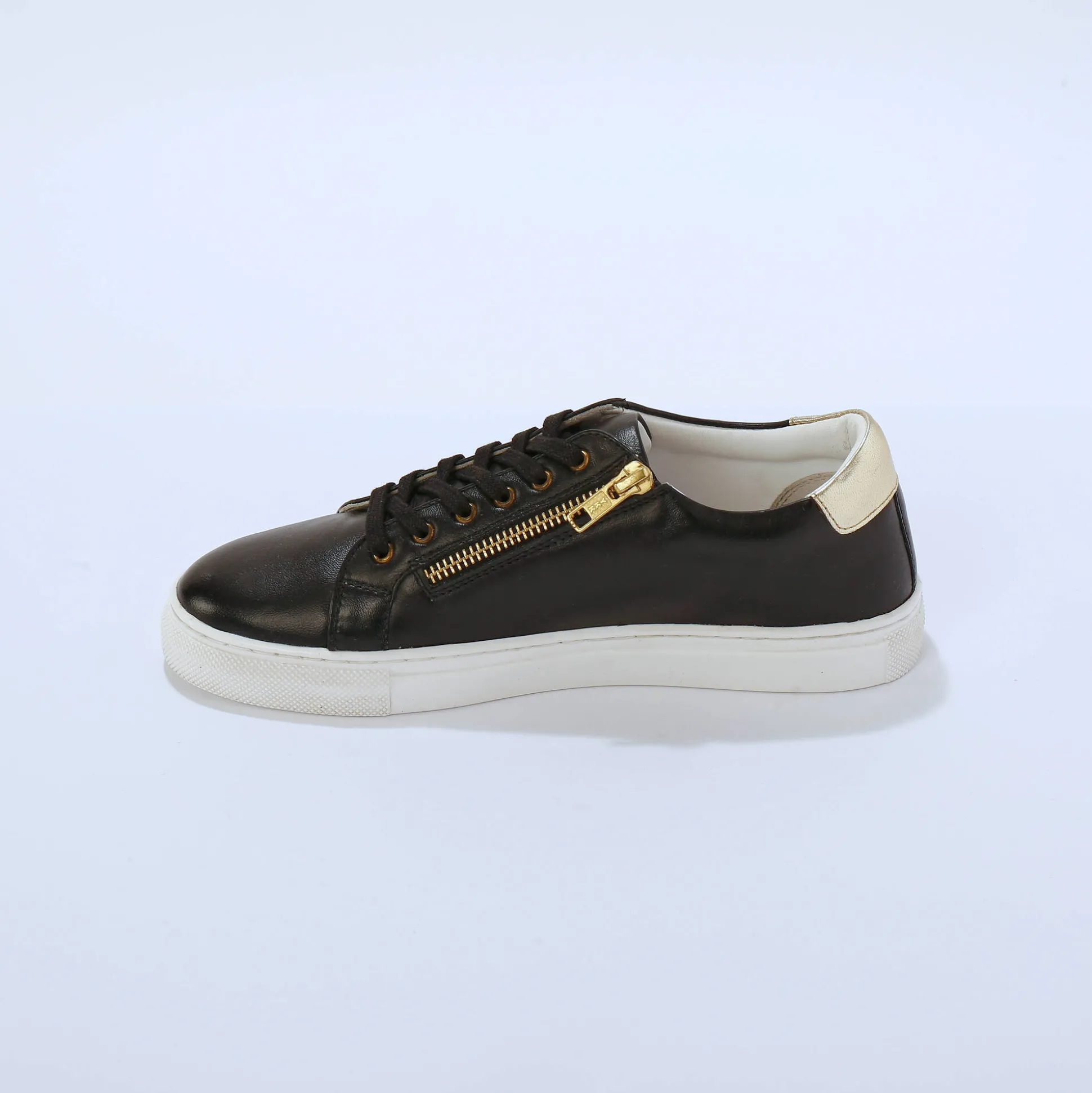 Sneakers met borduursel en rits