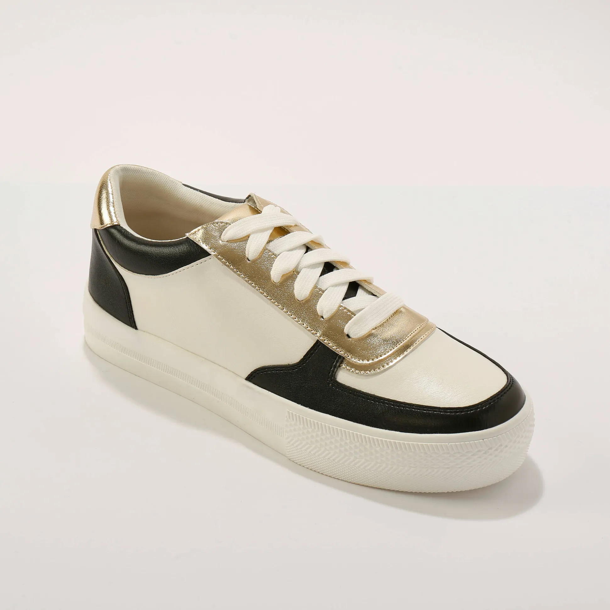 Sneakers met veters