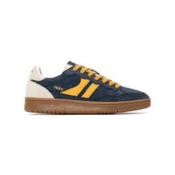 Sneakers met veters
