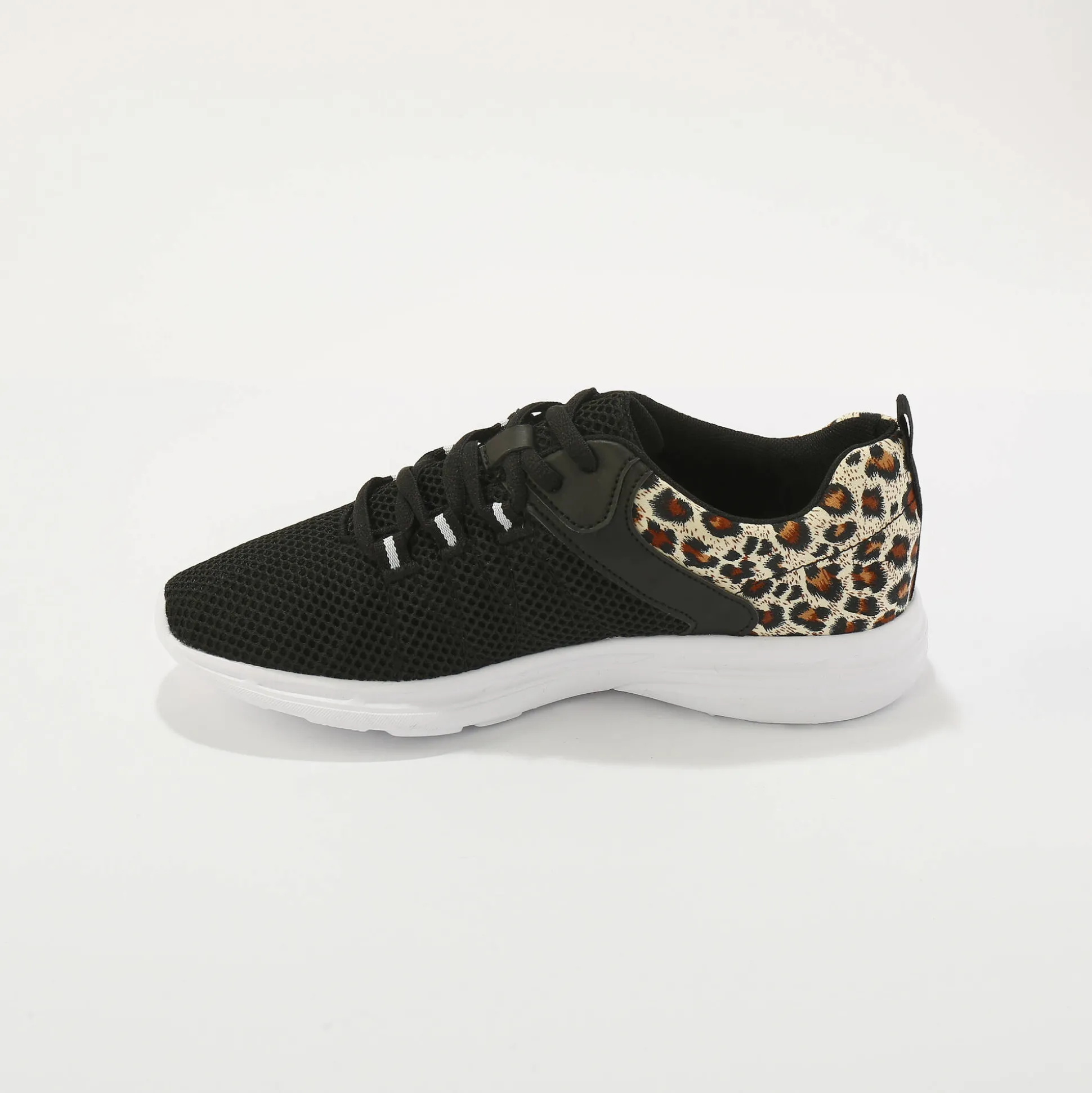 Sneakers met veters en dierenhuidprint