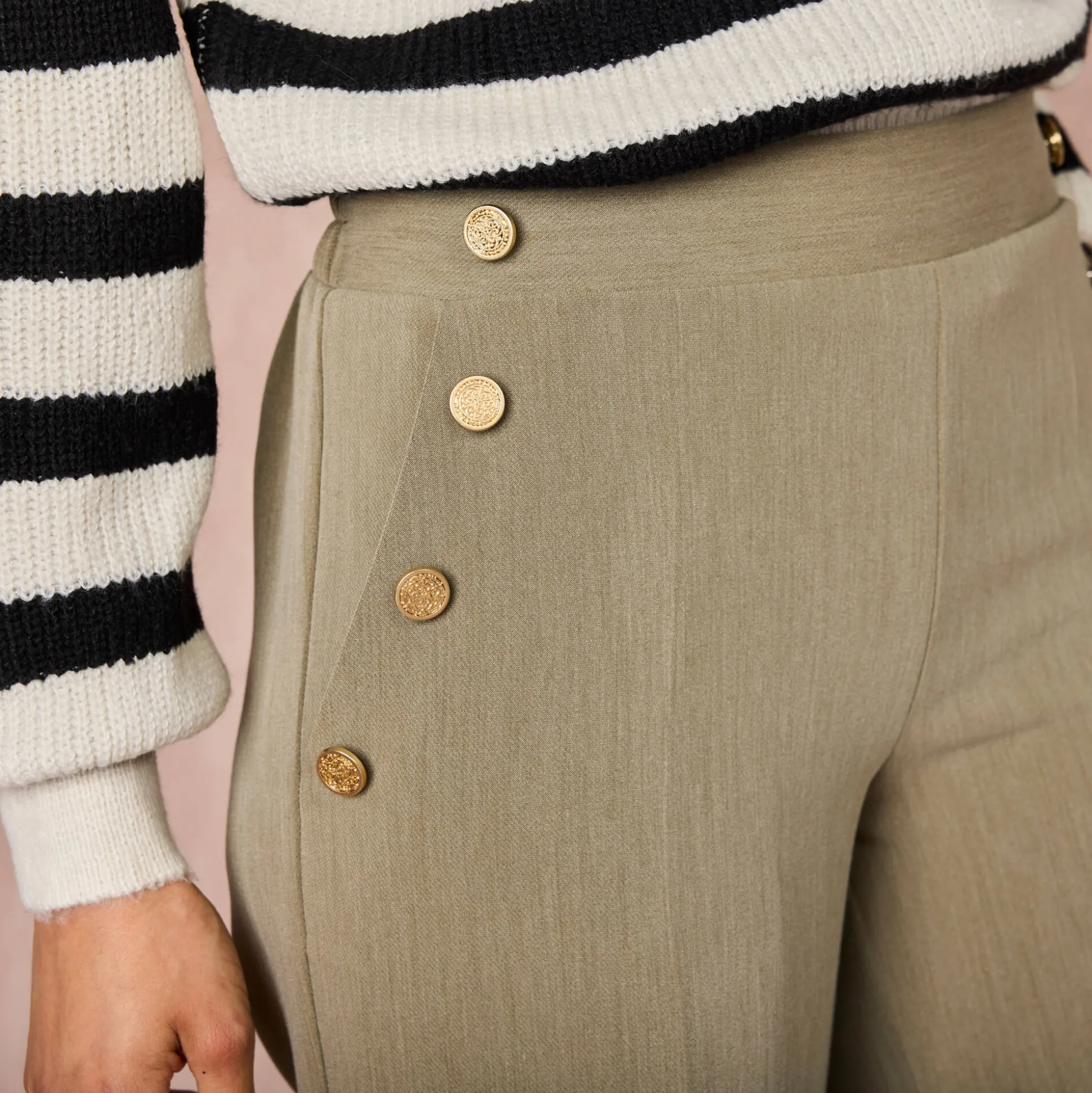 Soepele broek met knooppandeffect