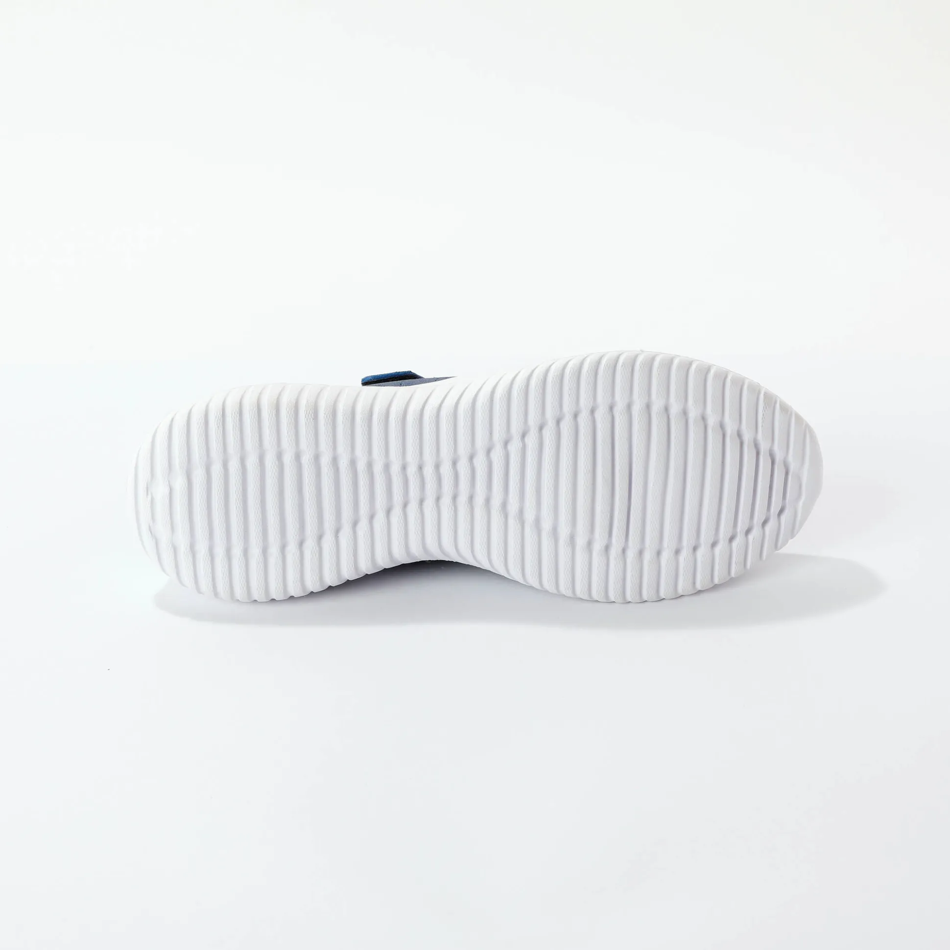 Soepele schoenen met riempjes en ajour