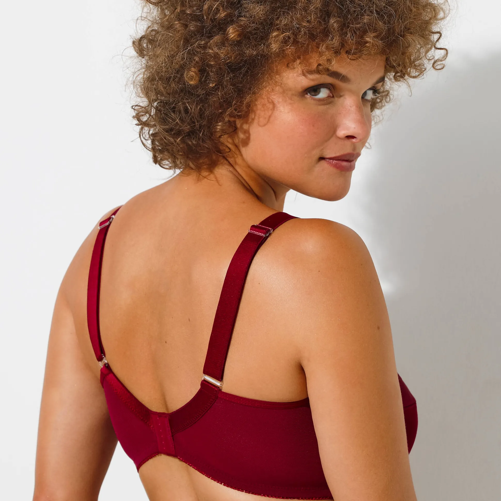 Steungevende beha in geborduurd tricot - zonder beugels