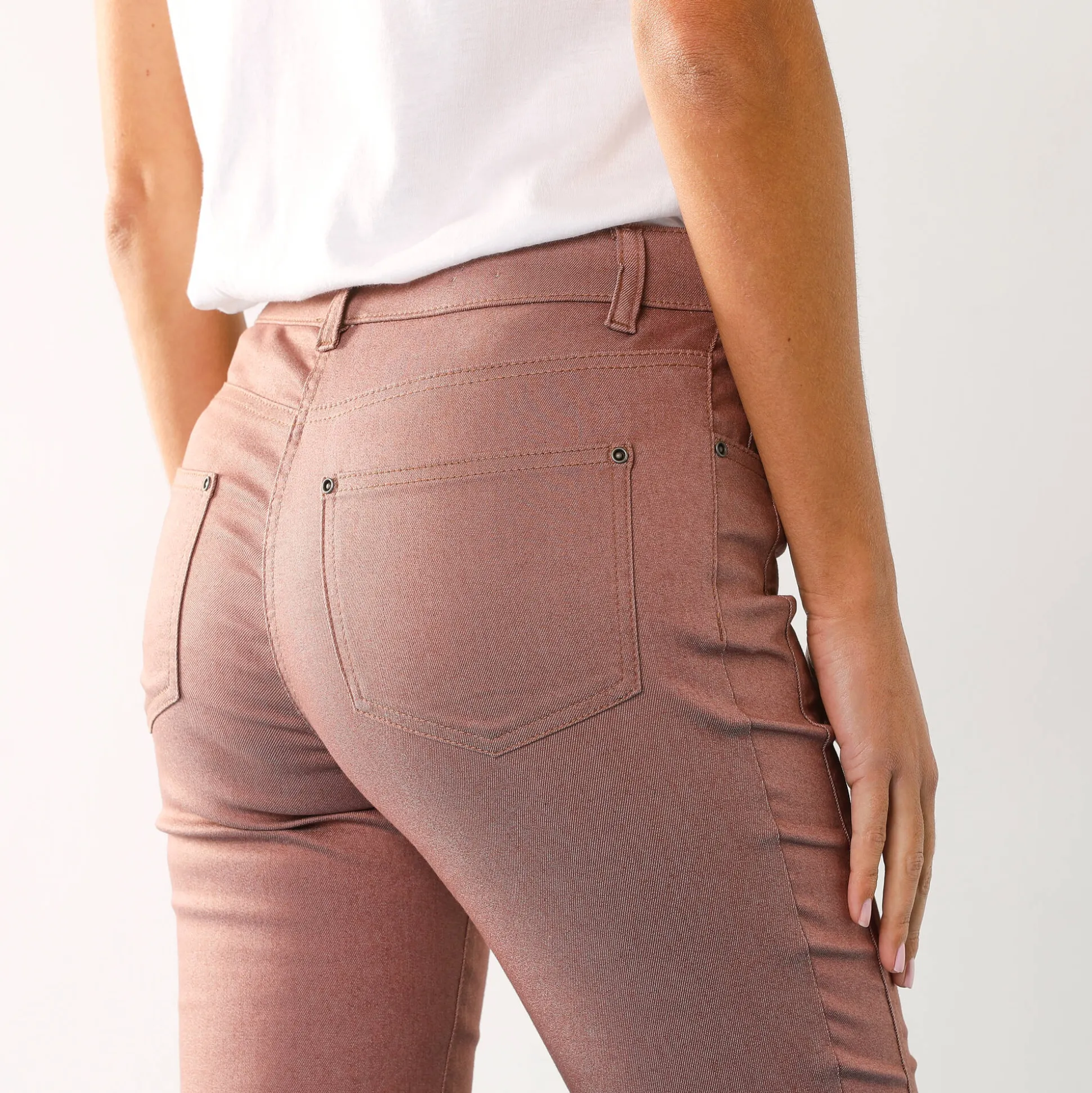 Stretchbroek met afslankende naden