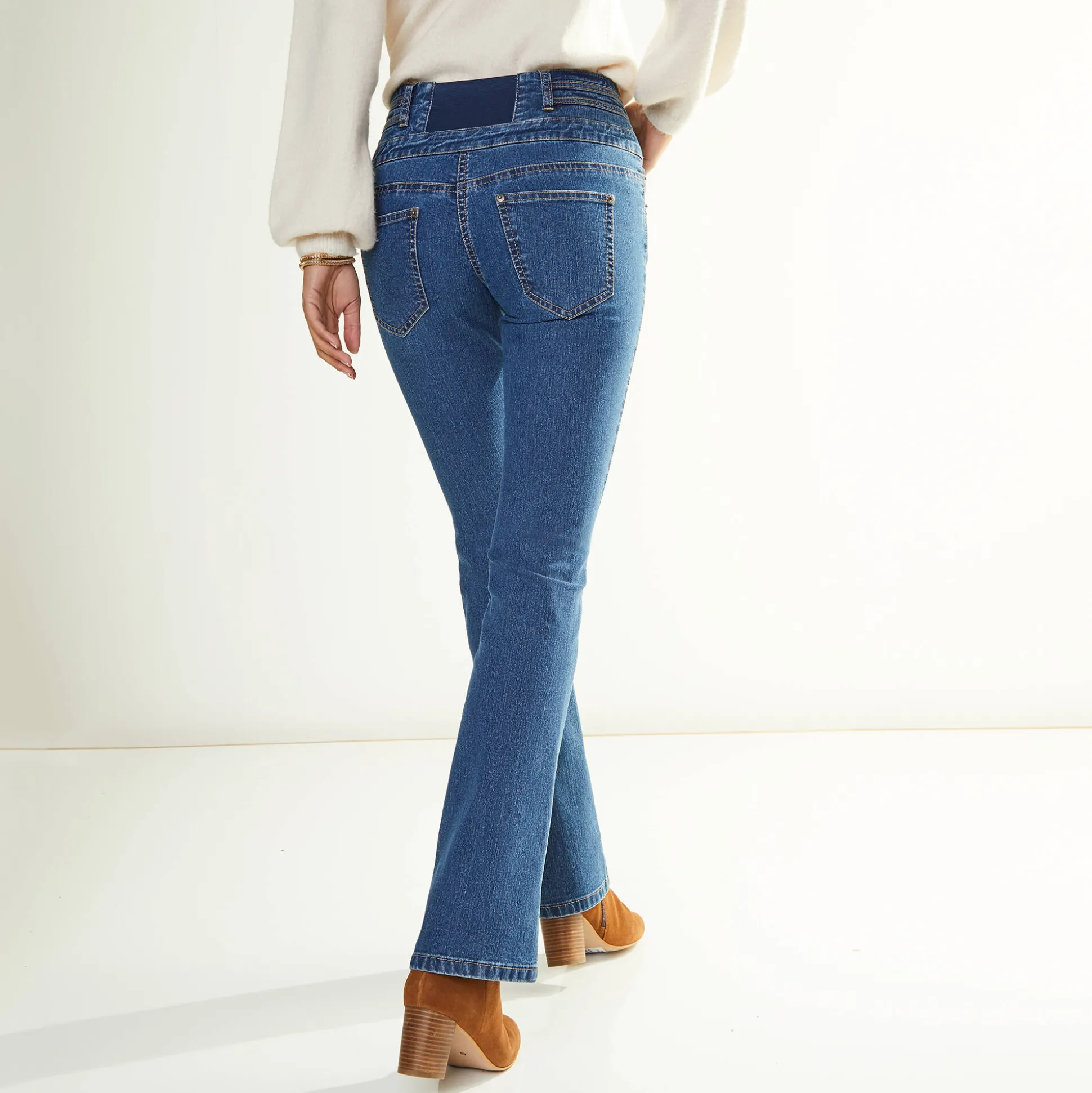 Stretchjeans in bootcutmodel met hoge taille - binnenpijplengte 78 cm