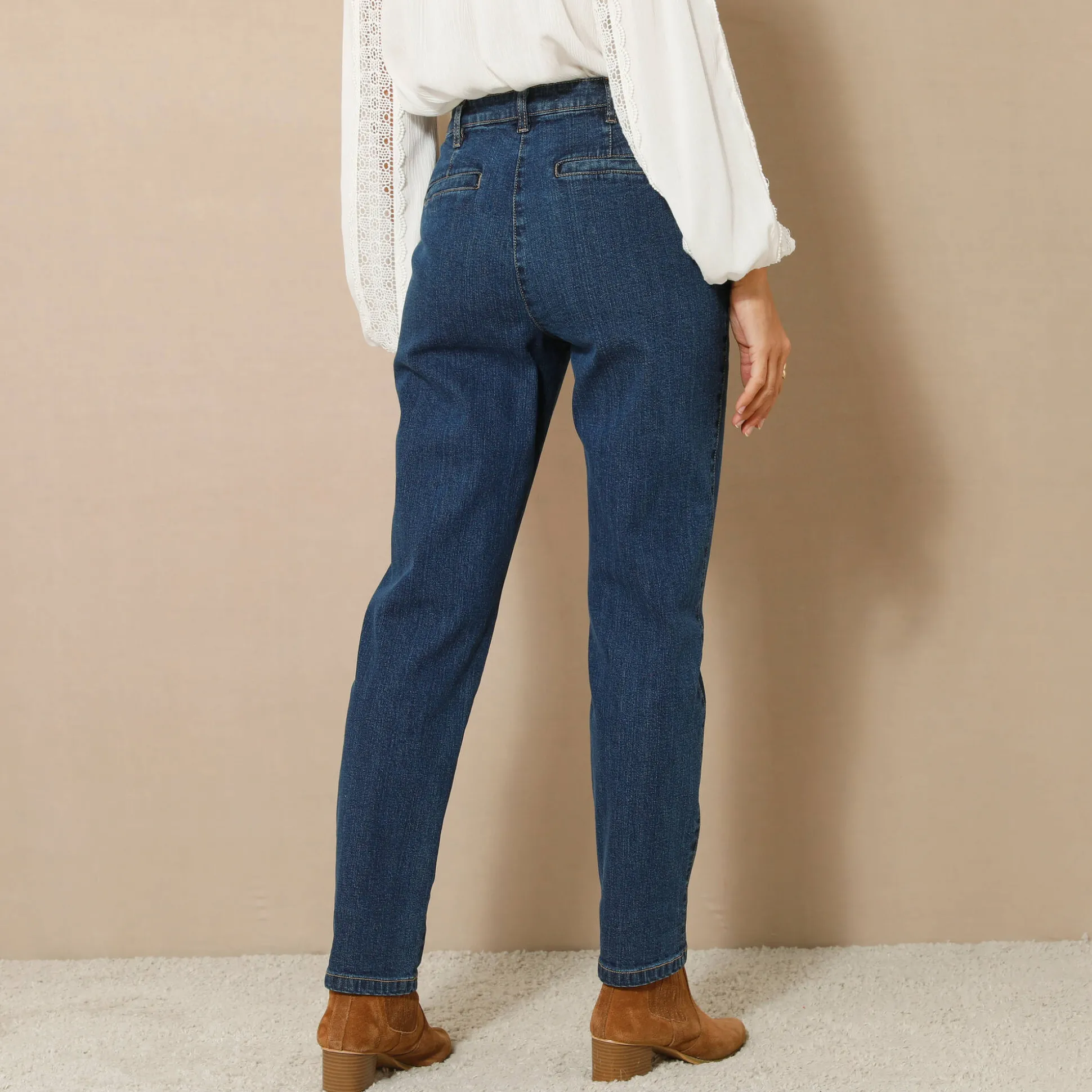 Stretchjeans in 'mom' model, hoge taille