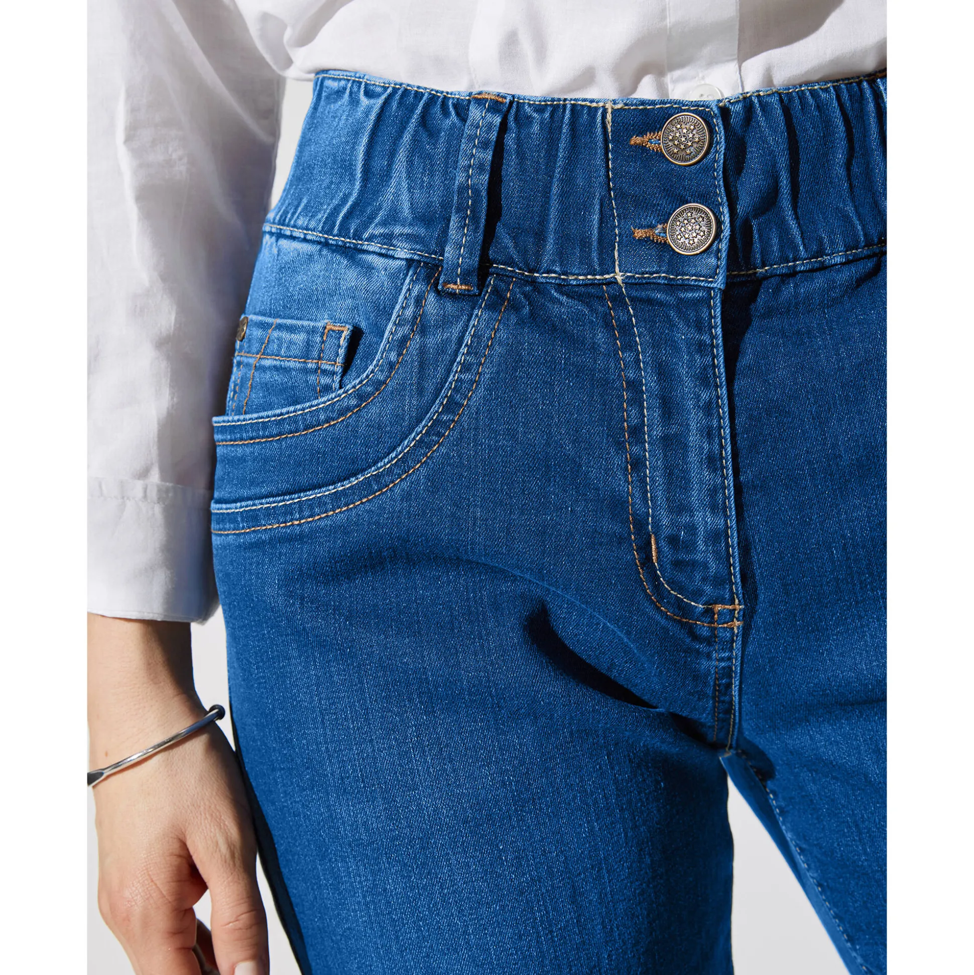Stretchjeans 'mom' model met elastische taille