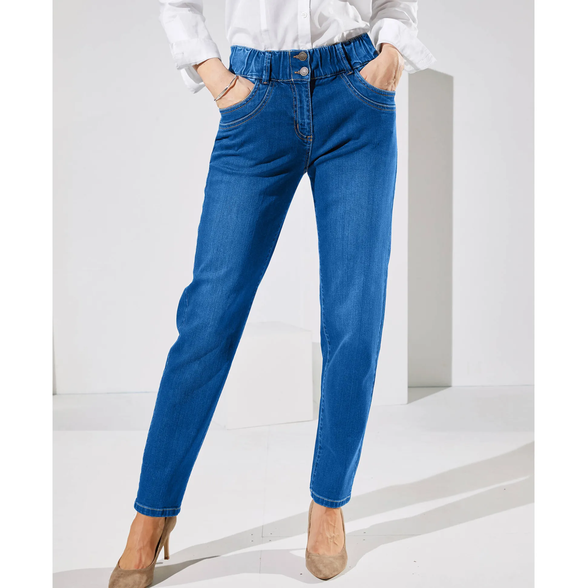 Stretchjeans 'mom' model met elastische taille