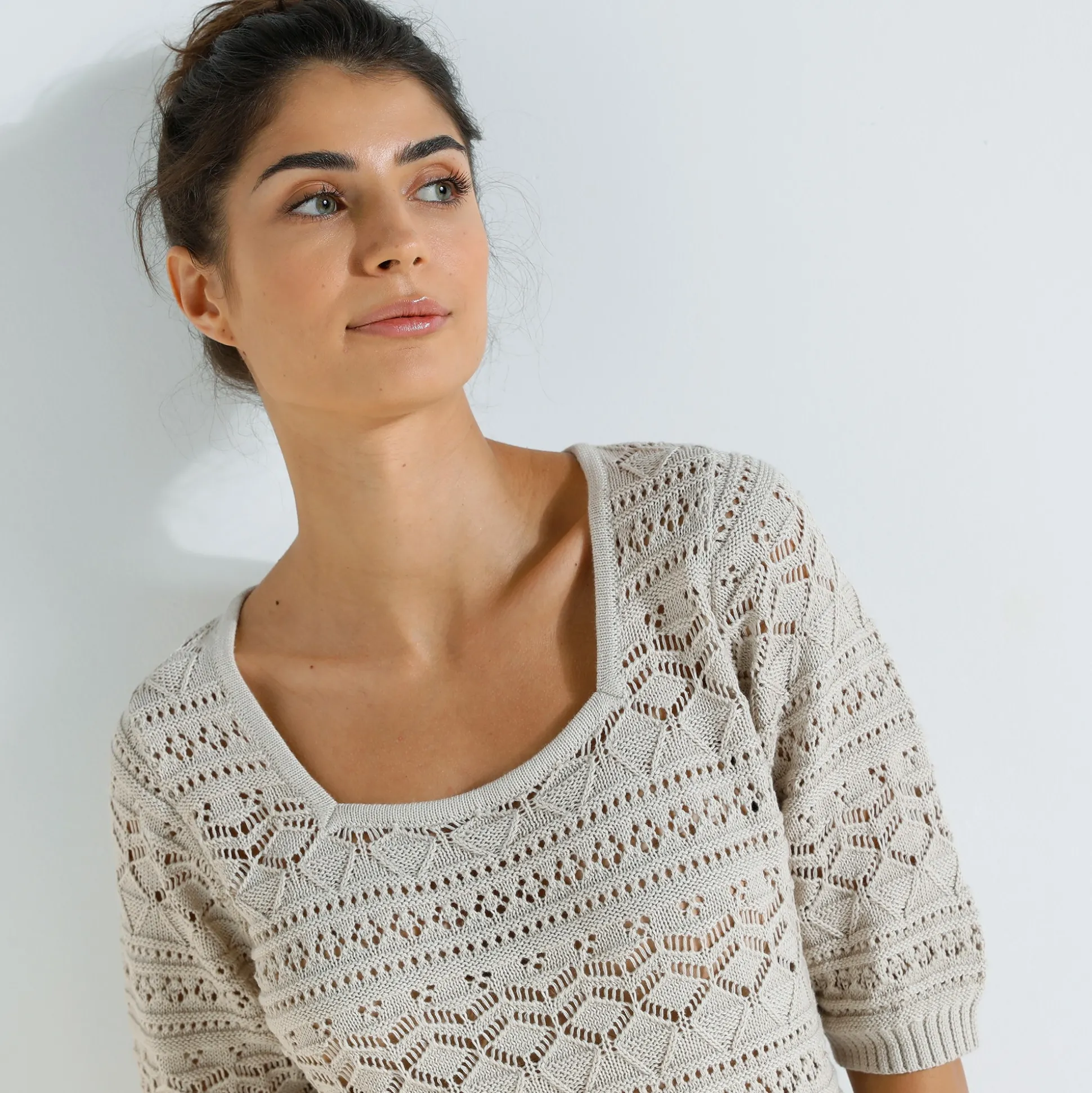 Trui in fantasie ajourtricot, mouwen op ellebooglengte
