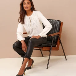 Trui in fantasietricot met Tunesische hals