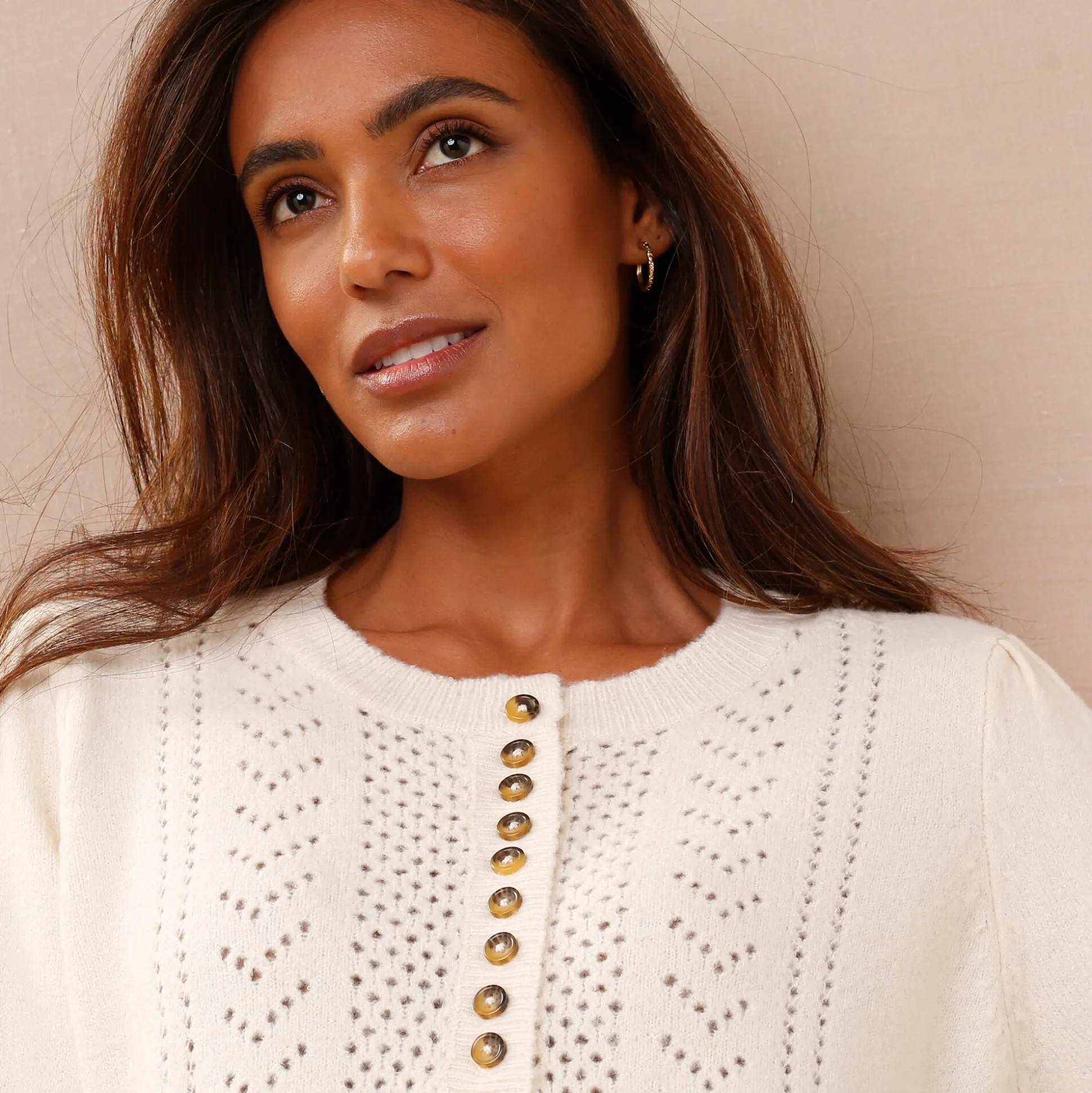 Trui in fantasietricot met Tunesische hals