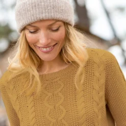 Trui in kabeltricot, ronde hals