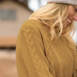 Trui in kabeltricot, ronde hals