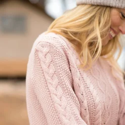 Trui in kabeltricot, ronde hals