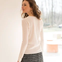 Trui in kouseribbeltricot, met officiersknopen