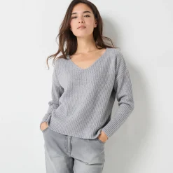 Trui in loose model met V-hals, patenttricot met zachte touch