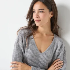 Trui in loose model met V-hals, patenttricot met zachte touch