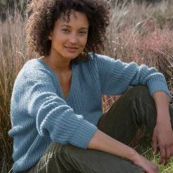 Trui in loose model met V-hals, patenttricot met zachte touch