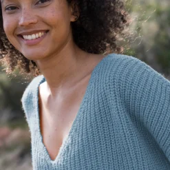 Trui in loose model met V-hals, patenttricot met zachte touch