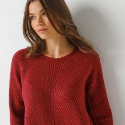 Trui in patenttricot met uitlopend model met zachte touch