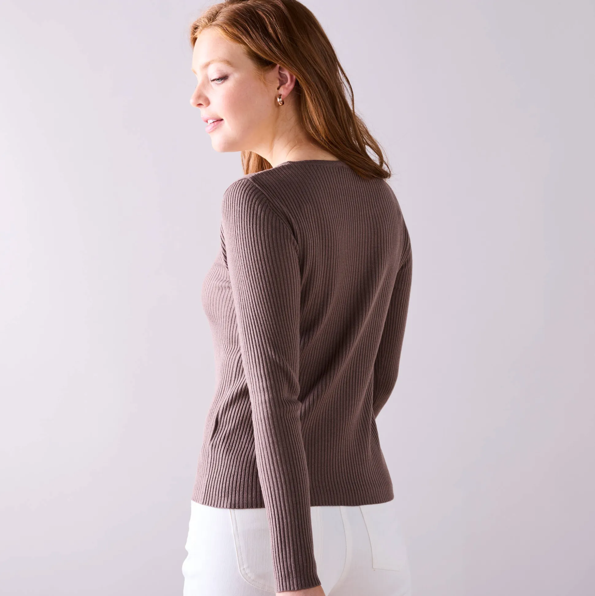 Trui in ribtricot met ronde hals