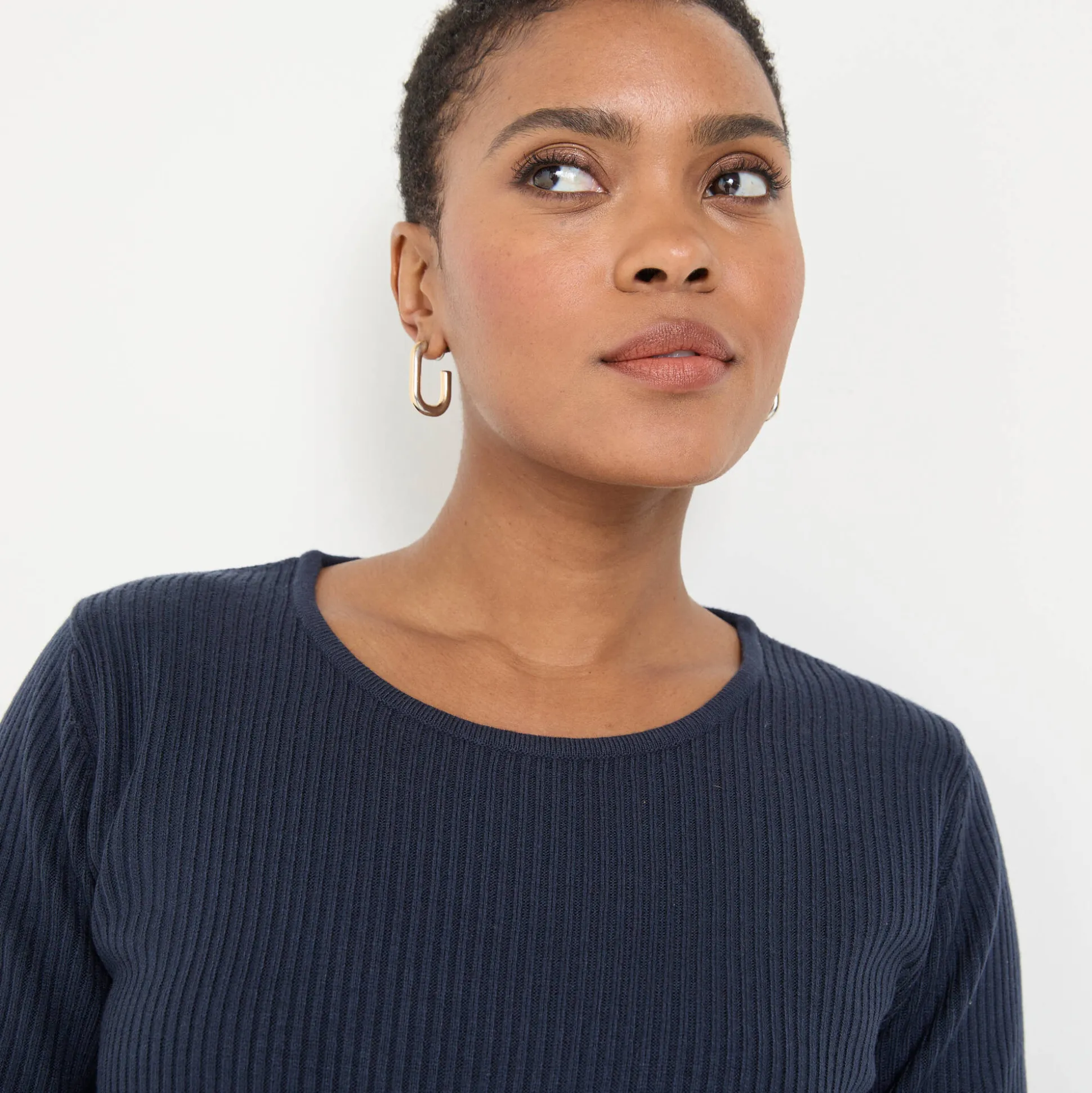 Trui in ribtricot met ronde hals