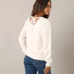 Trui met decolleté aan de achterkant en strikbandjes, harige tricot