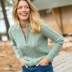 Trui met opstaande ritskraag, kabeltricot en kasjmiertouch