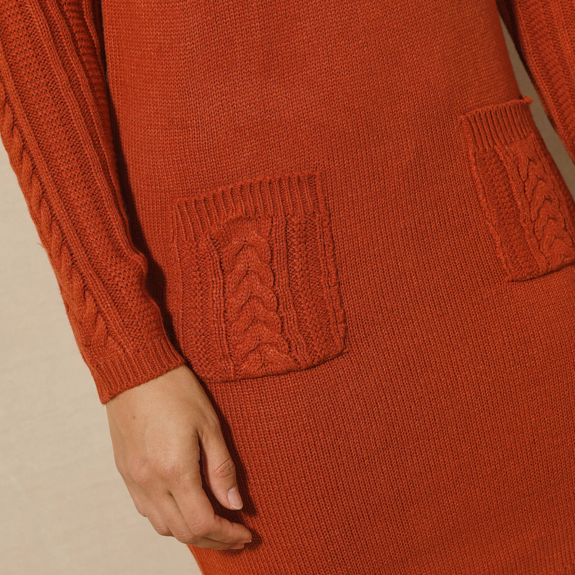 Trui-jurk in kabeltricot
