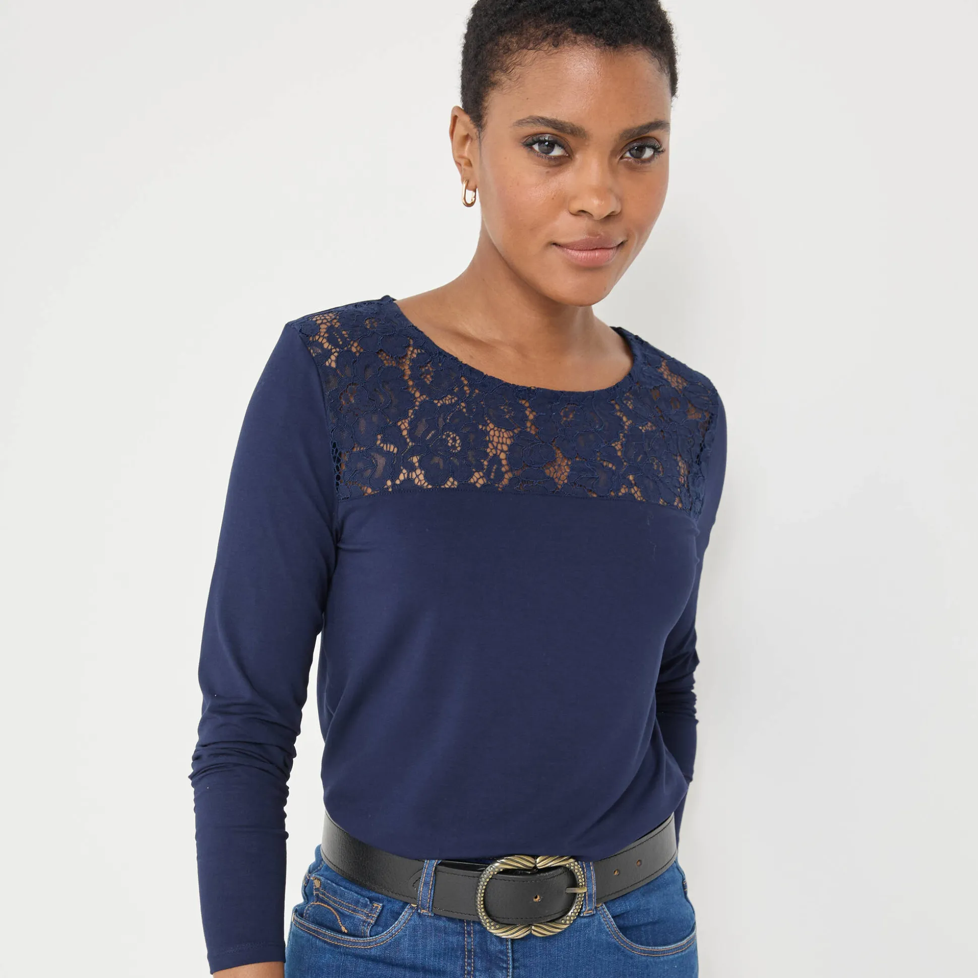 T-shirt met ronde hals en lange mouwen in kant