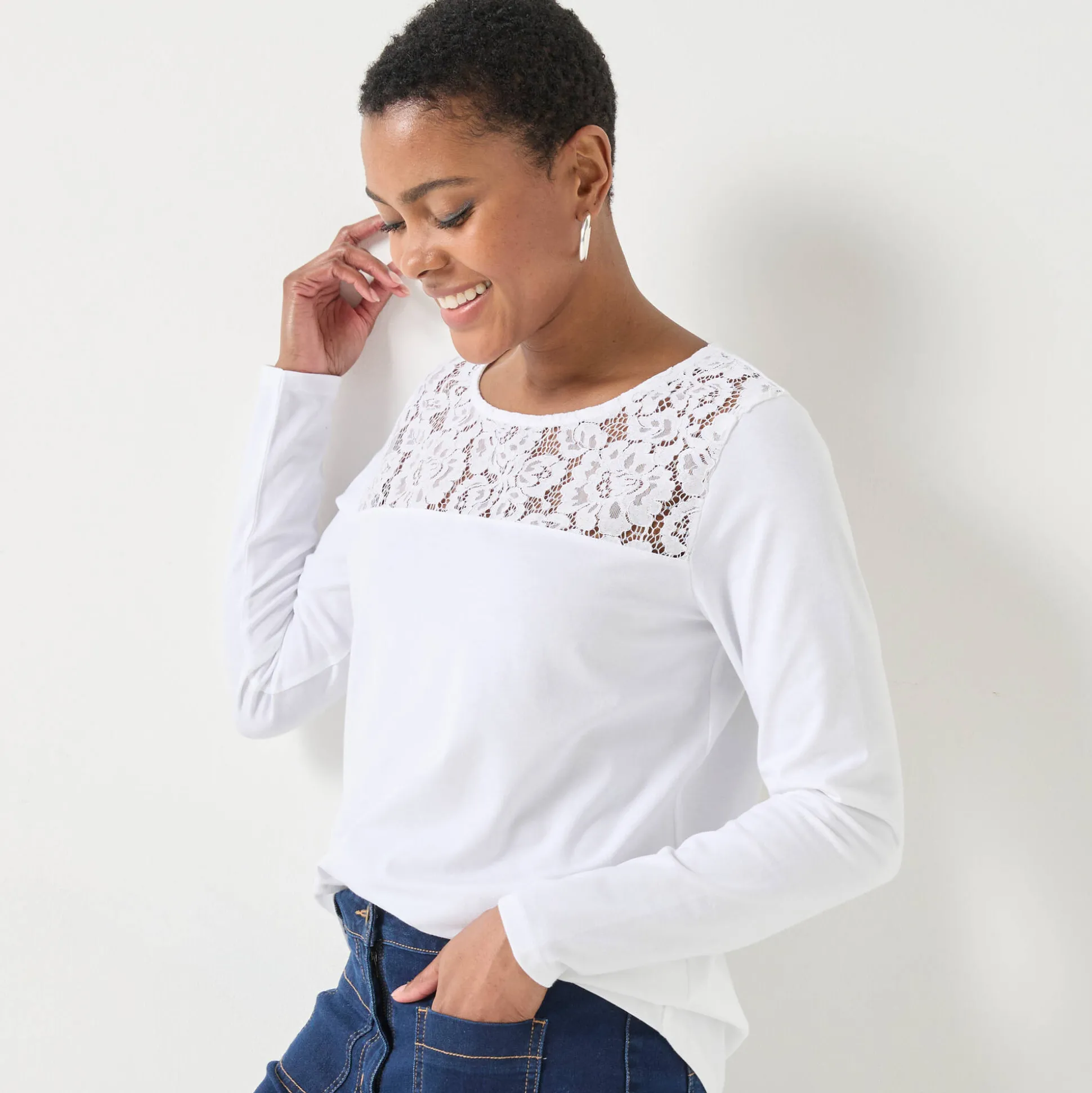 T-shirt met ronde hals en lange mouwen in kant
