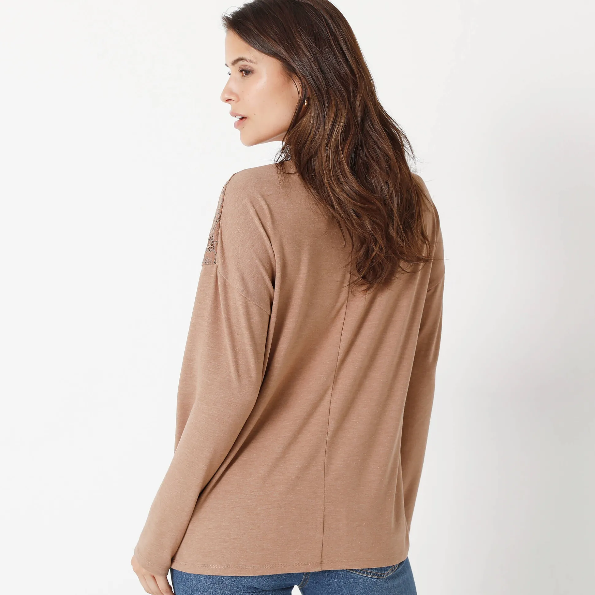 T-shirt met V-hals en lange mouwen in kant
