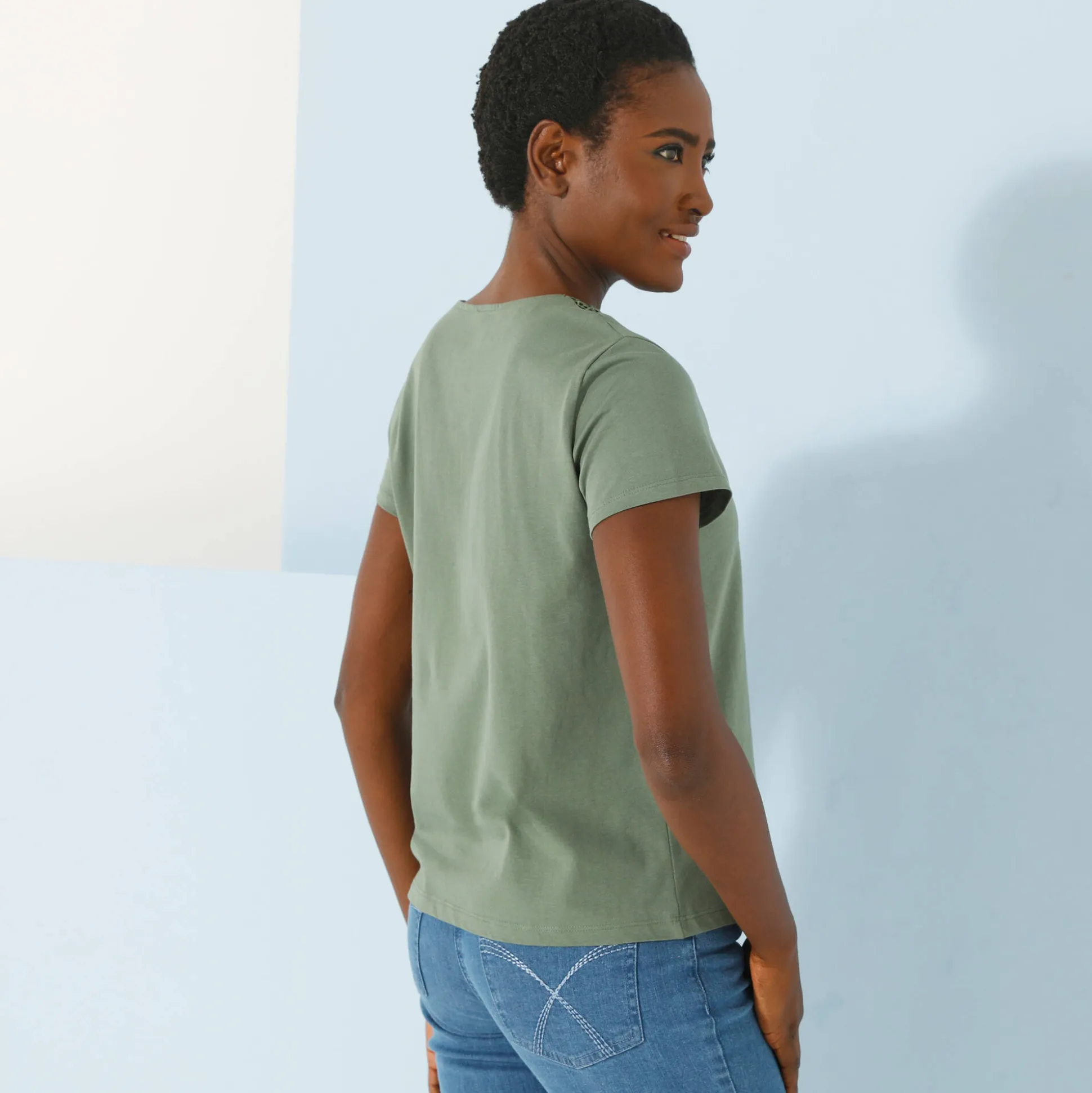 T-shirt met V-hals in kant