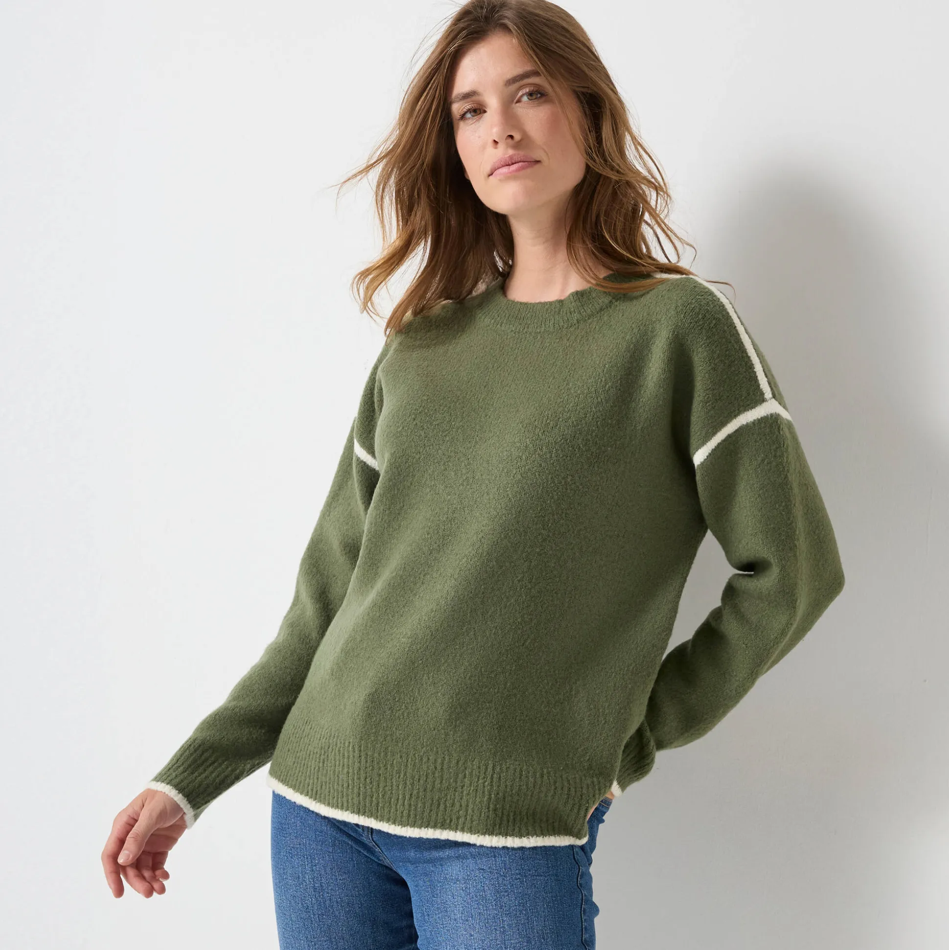Tweekleurige trui in streelzacht tricot