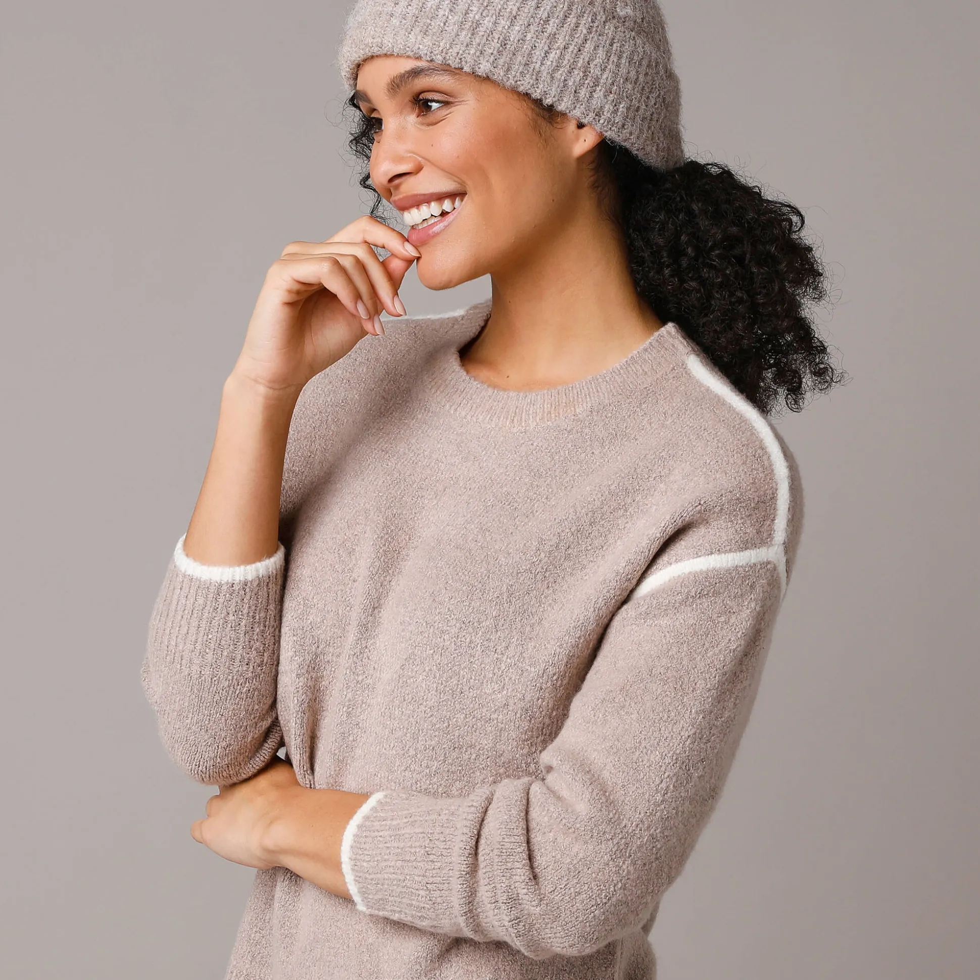 Tweekleurige trui in streelzacht tricot