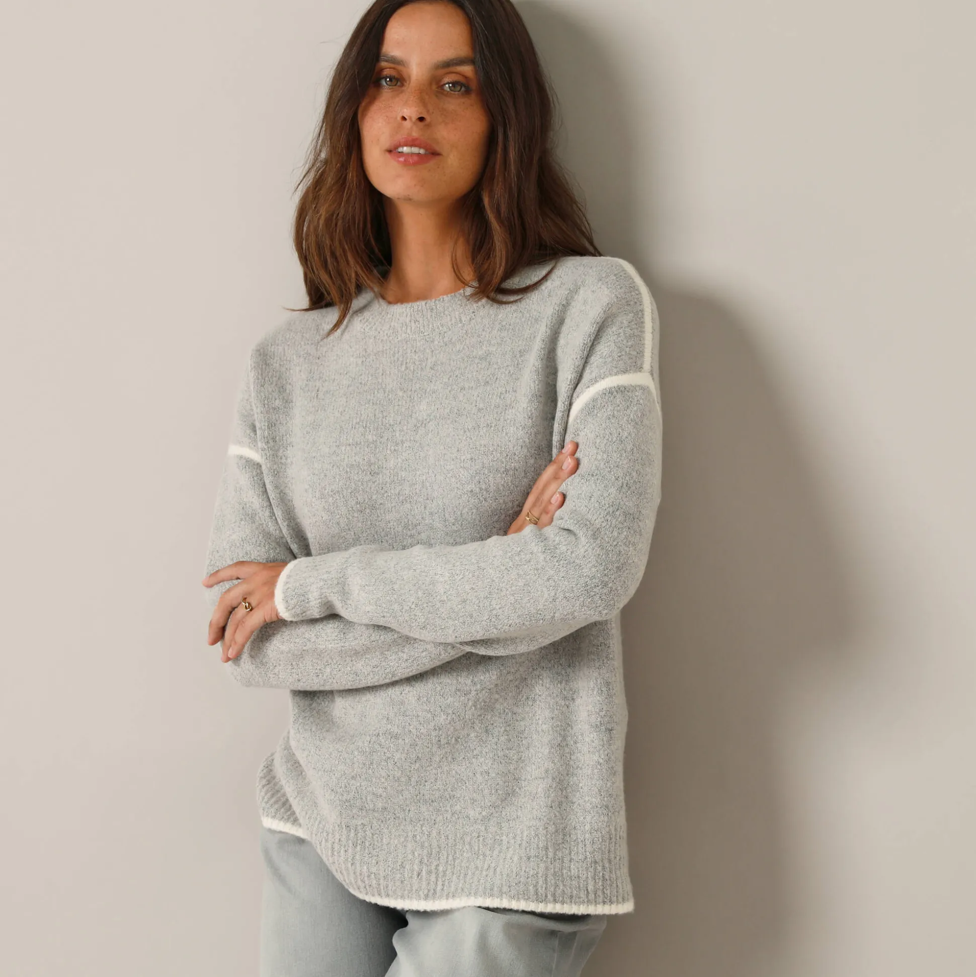 Tweekleurige trui in streelzacht tricot