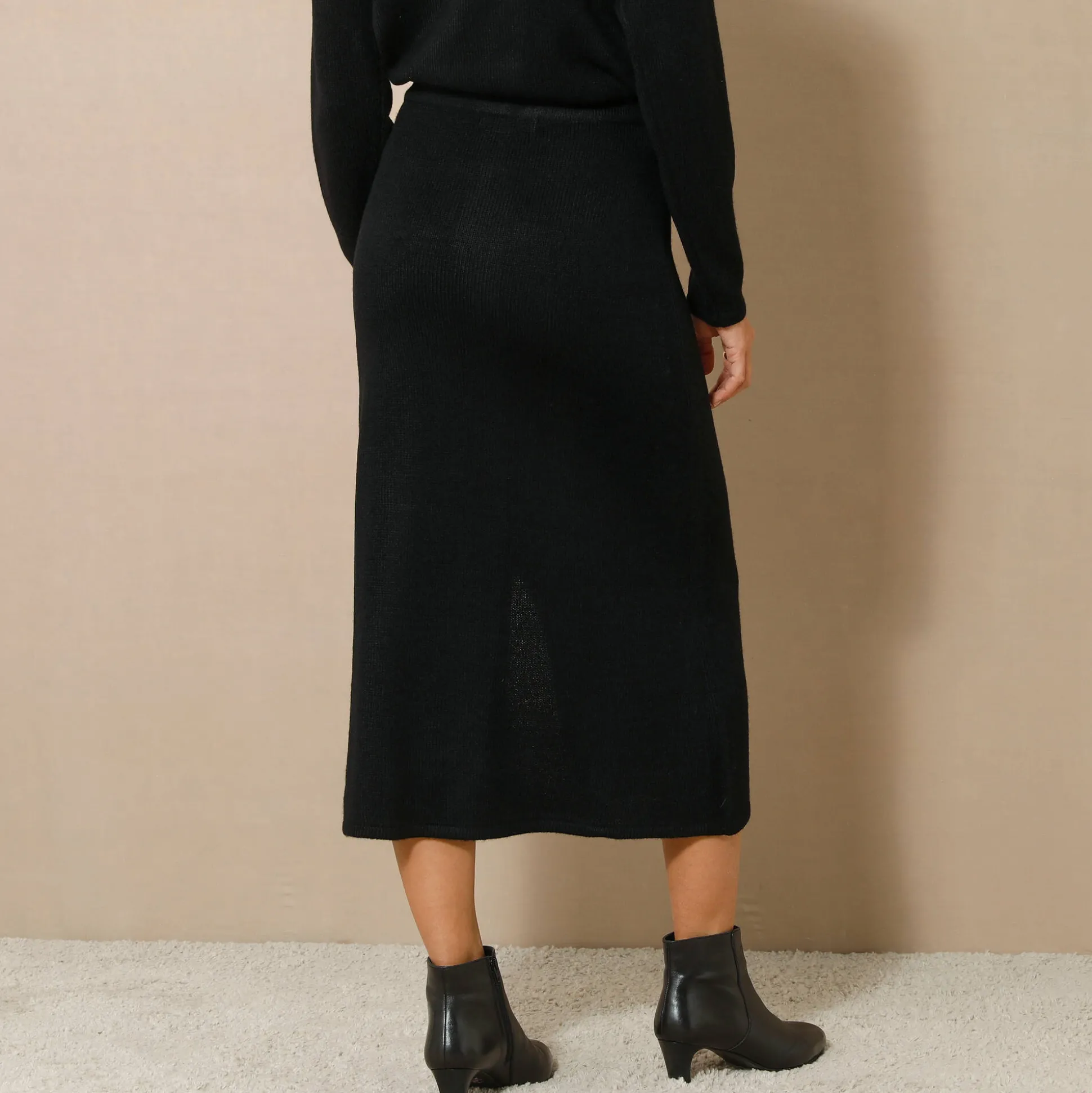 Uitlopende rok in midimodel, tricot