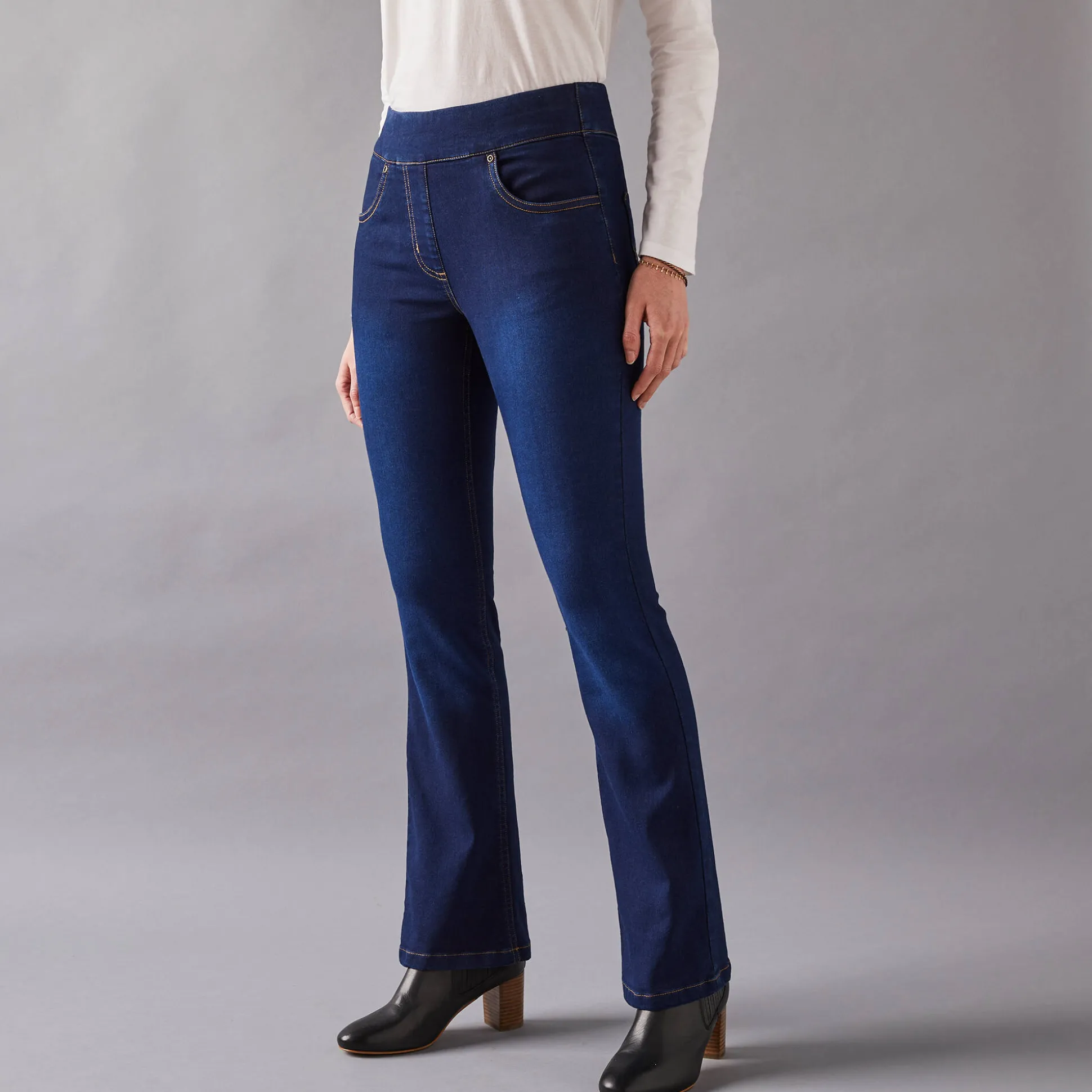 Ultracomfortabele bootcutjeans, tricot met denimeffect, kleine lengte