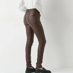 Ultrarekbare, nauwsluitende broek met coating