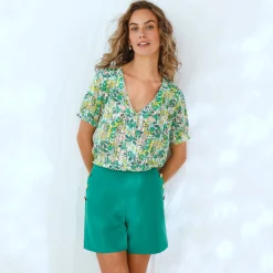 Urban short met knoopsluiting in 'pand' effect