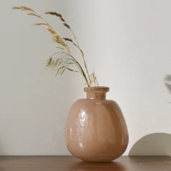 Vaas in taupekleur, in halfdoorzichtig glas