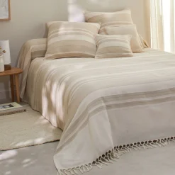 Veelkleurig artisanaal geweven sprei of plaid