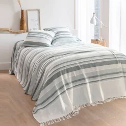 Veelkleurig artisanaal geweven sprei of plaid