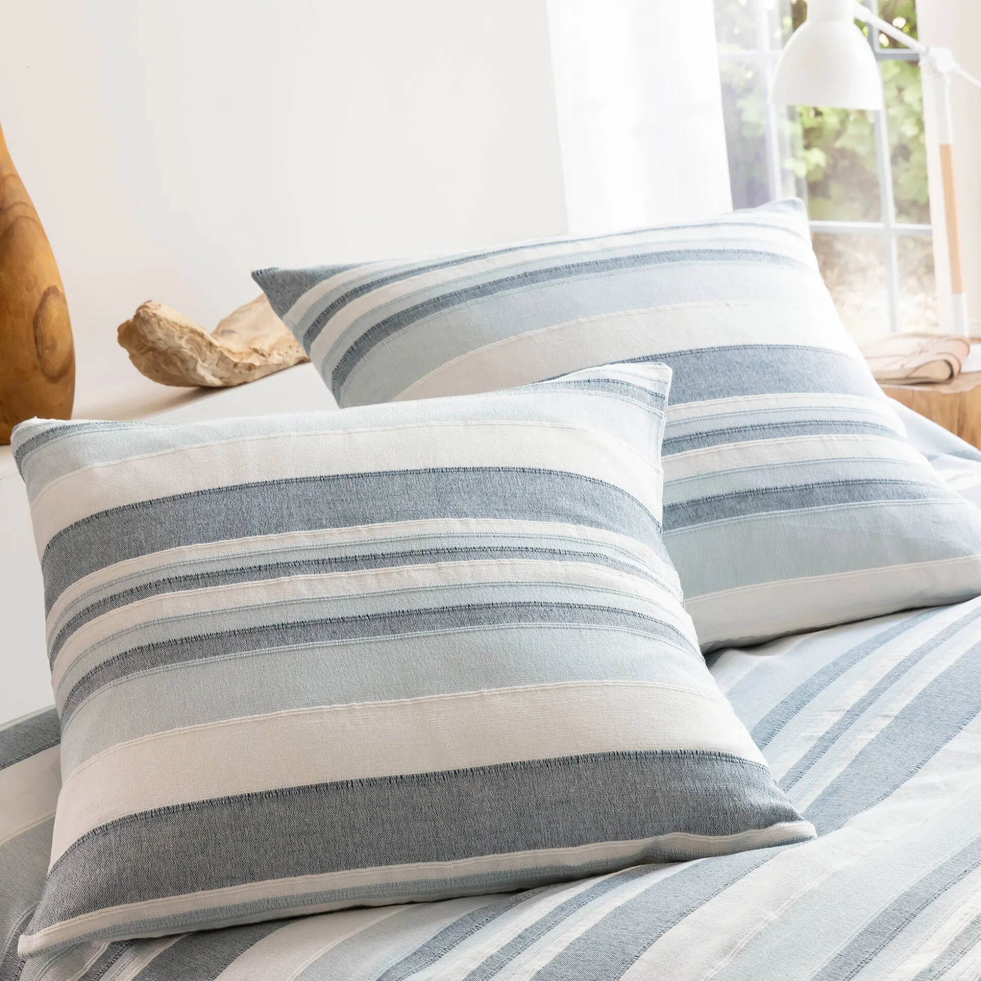 Veelkleurig artisanaal geweven sprei of plaid