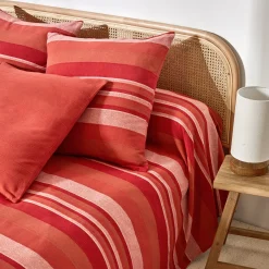 Veelkleurig artisanaal geweven sprei of plaid