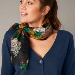 Vest in lamswol met V-hals en knoopsluiting