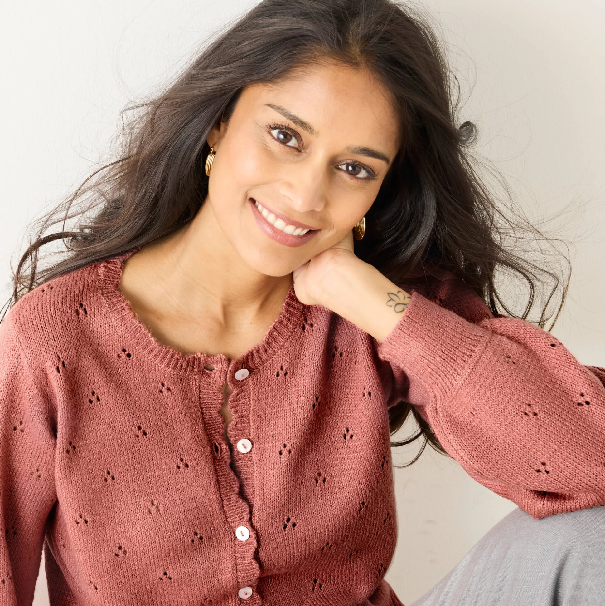 Vest met knoopsluiting en geschulpte afwerking, pointelletricot met mohairtouch
