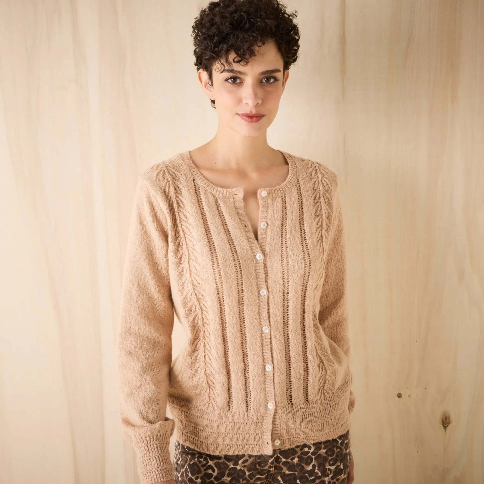 Vest met knopen en ronde hals, fantasietricot